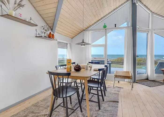بيت للعطل Three-bedroom In